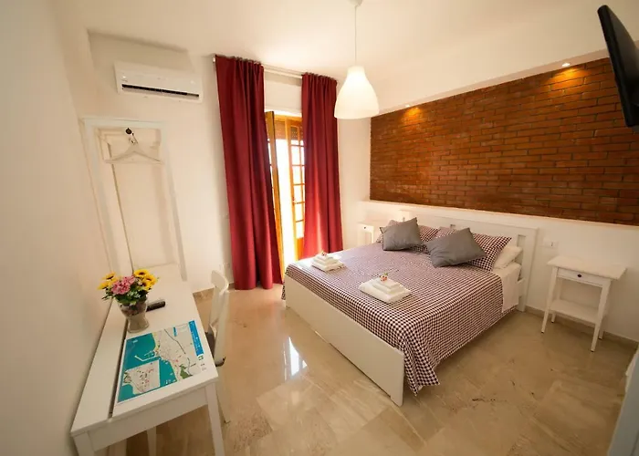 La Balestra فندق مبيت وإفطار 3*